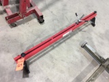 Engine support bar.