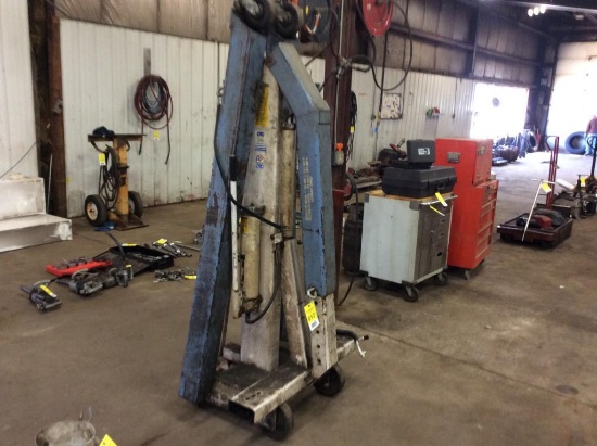 OTC 4,400 lb. H.D. floor crane.