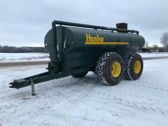 2011 Husky 5000 gallon manure tanker; tandem axle; rear unload; PTO drive; 28L x 26 tires; oil bath