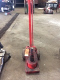 22-ton air/hydraulic jack.