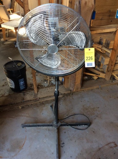 18" pedestal fan.