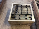 Pallet box of double jack collars for 14