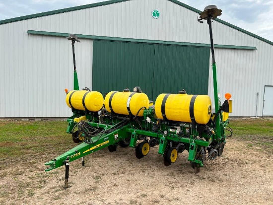 2016 John Deere 1755 6-row corn planter, liquid fertilizer, vacuum, Martin floating row cleaners,