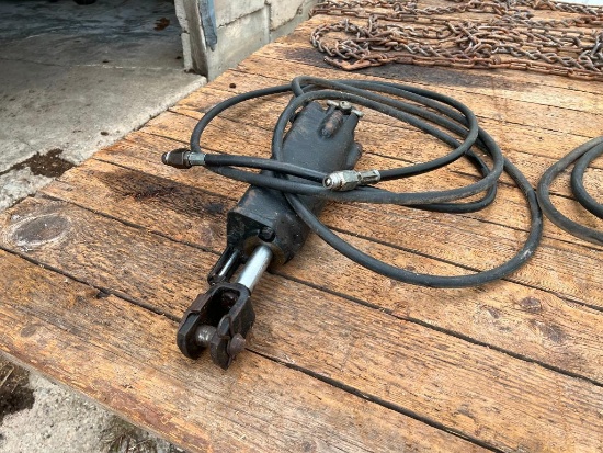 John Deere black hyd. cylinder.