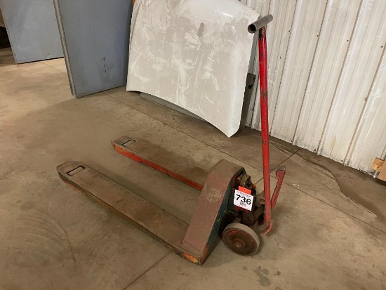 West Bend/Barrett 3,000 lb rated hydraulic pallet jack; s/n 5835.