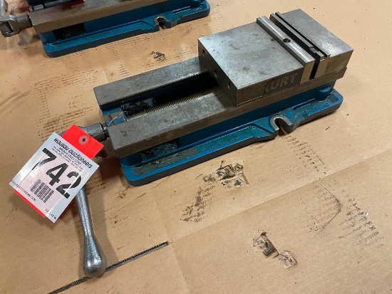Kurt Model D688 machinist vise; s/n 130362.