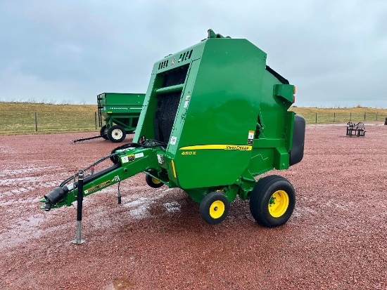 2022 John Deere 450E round baler, 4'x5' bale, net wrap, monitor, bale ...