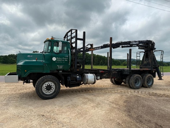 1994 Mack DMM6906S 6WD pre hauler truck, tandem axle, Mack EM7-300 @ 300 hp diesel engine, Maxi