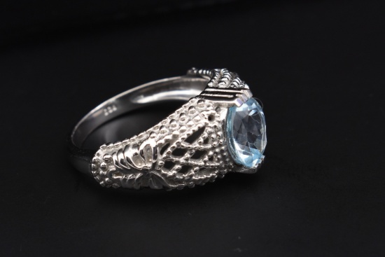 1.5ct Blue Topaz in Sterling Silver Ring