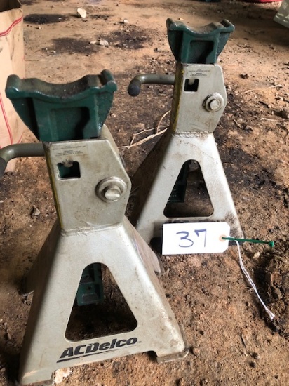 2 AC Delco Jack Stands