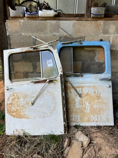 2 Antique truck doors