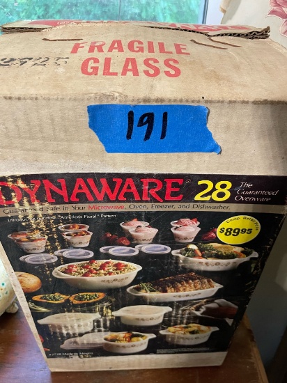 Box of dishes - Dynaware