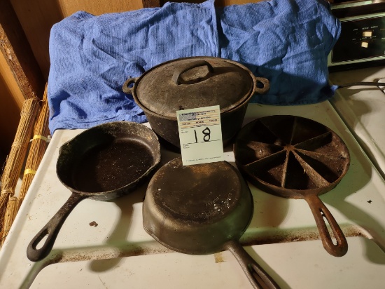 cast iron, bean pot, fry pan