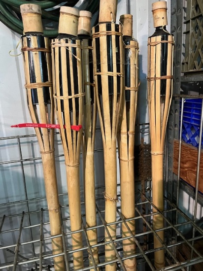 Tiki - metal stand NOT included
