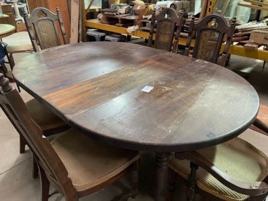 Table with 6 chairs