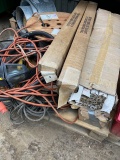 pallet of misc lighting