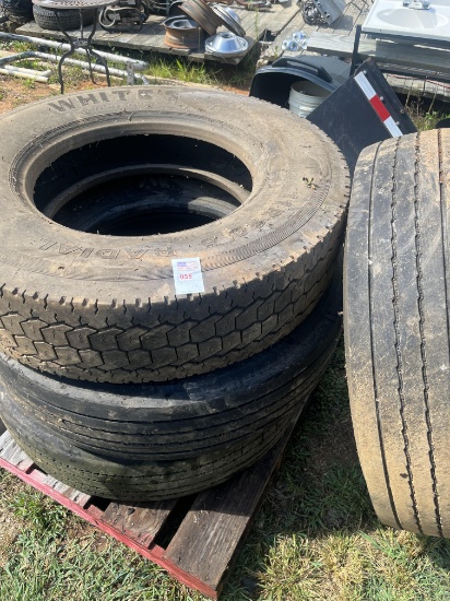 (4) 11R22.5 Tires