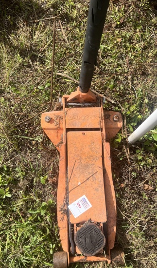 hydraulic floor jack