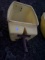LIVESTOCK MINERAL FEEDER WITH HEAVY METAL BASE needs bottom pose to sit on
