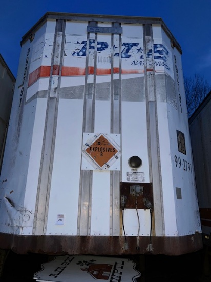 27 ft short semi storage dry box no doors on back , No title