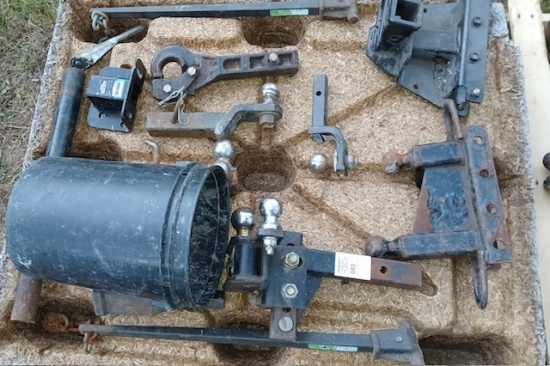 Pallet of hitches/receivers. Sway bars