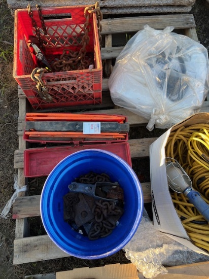 chains, extension cords, touble light