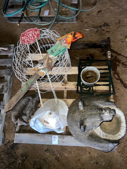 pallet of yard items