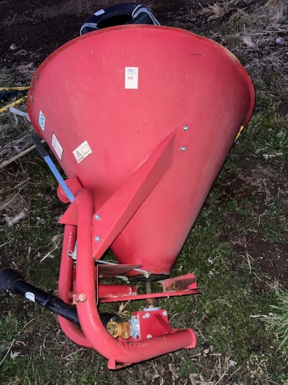 3 point fertilizer spreader