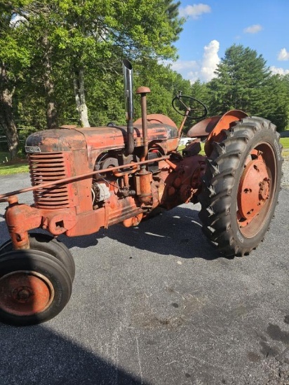 64 Case SC farm tractor , runs and drives . Has a new tire on rear
