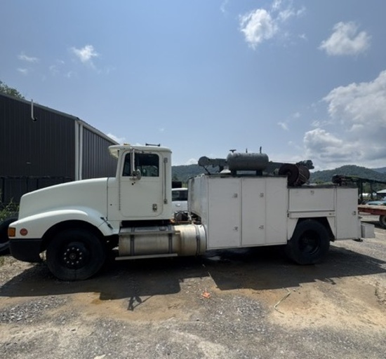 1991 CAT International Service Truck