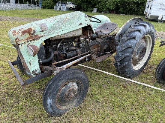Ferguson T0-20 farm tractor runs and works