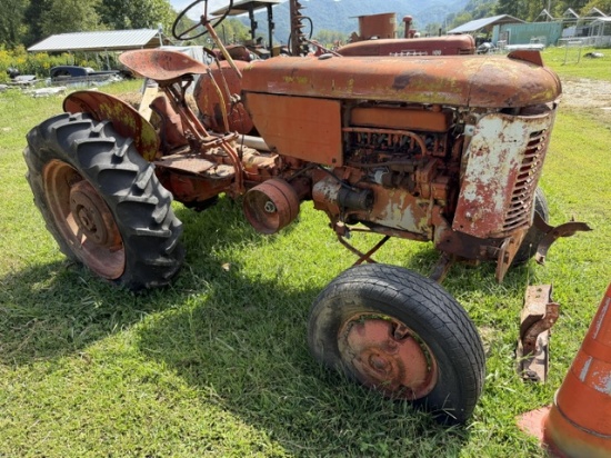 CASE VAI Antique farm tractor motor turns over