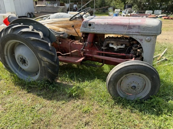 Ford 8N farm tractor antique motor turns over