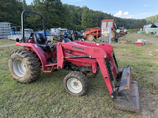 Mahindra 2816 4x4, diesel ,with front loader , gear drive , 28 hp