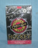 O-PEE-CHEE premier 1993 hockey box of cards
