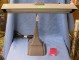 Vintage dual florescent bulb desk lamp