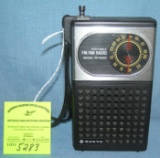 Vintage Sanyo portable AM/FM radio