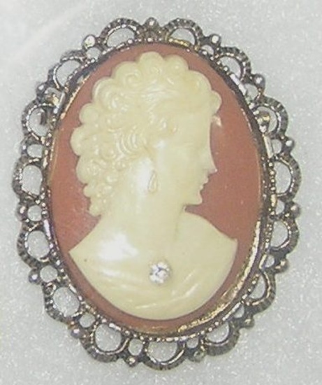 Cameo style pin with semi precious stone