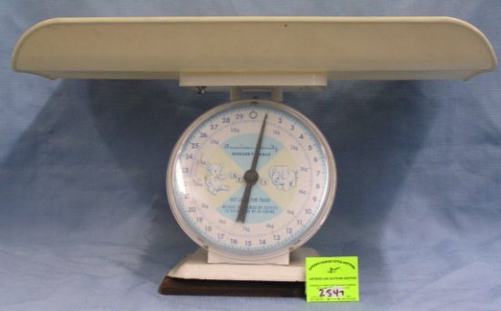 Vintage baby scale 30 pound capacity