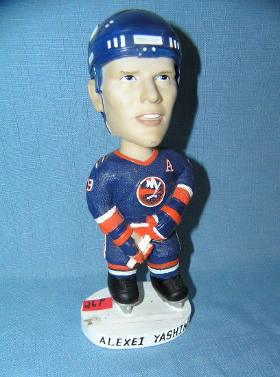 Alexei Yashin New York Islanders bobble head figure condition as found missing hockey stick