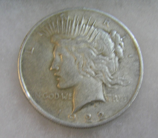 1922 Peace silver dollar in very good condition