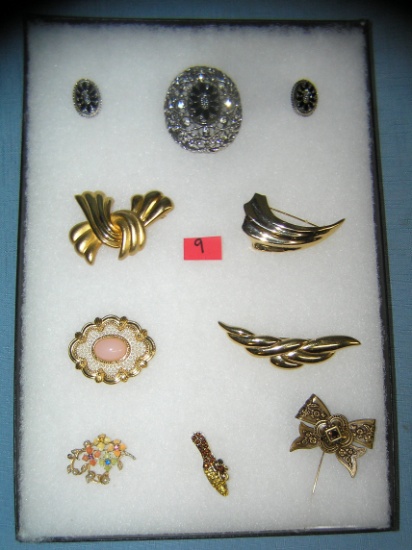 Large collection of quality costume jewelry pins
