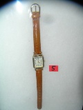 Fashion style wrist watch with brown leather band