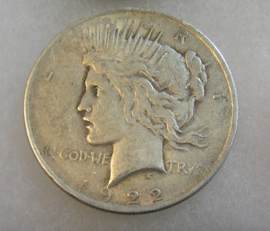 1922 Peace silver dollar in very good condition