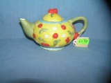 Vintage cherry decorated tea pot by Ondia