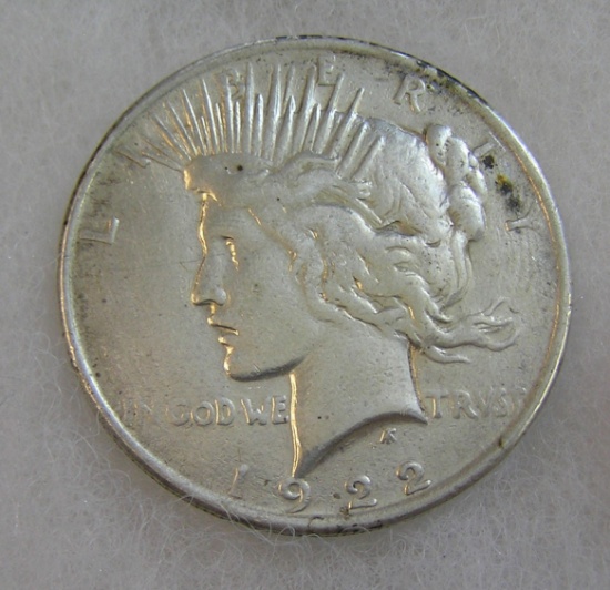 1922 Peace silver dollar in very good condition