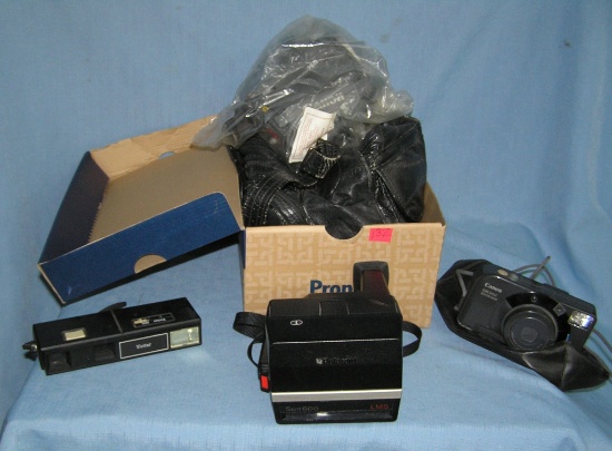 Estate box lot of cameras