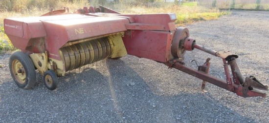 New Holland 273 Baler