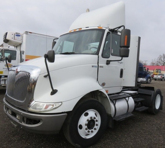 2013 International 8600 Daycab