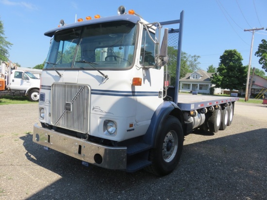 1996 Volvo WX64T Flatbed